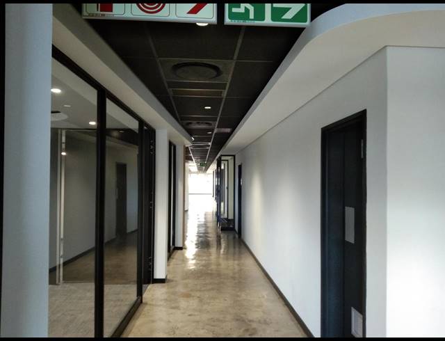 363M² OFFICE TO LET IN KIRSTENHOF